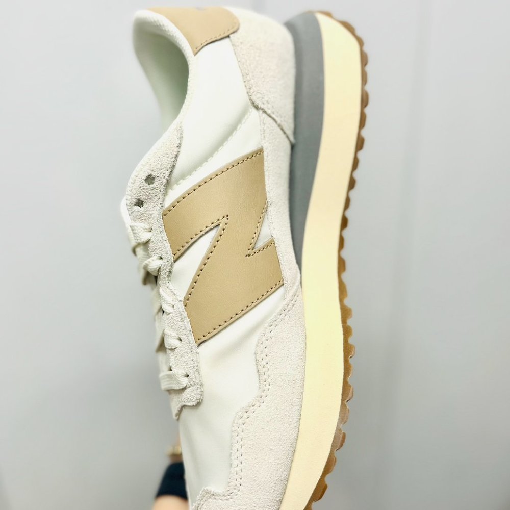 NEW Balance 237 Unisex Casual Sneakers Shoes Women 9.5 / Men 8 Beige Tan - Picture 5 of 11